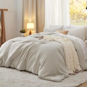 King Comforter Set, Beige Soft Prewashed Bedding for All Seasons, 3 Pieces  Bed Set, 1 Lightweight Comforter (104"x90") and 2 Pillowcases (20"x36")